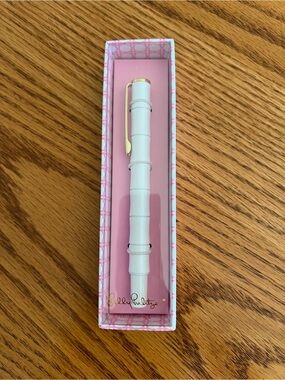Lilly Pulitzer White Ballpoint Pen with Black Ink